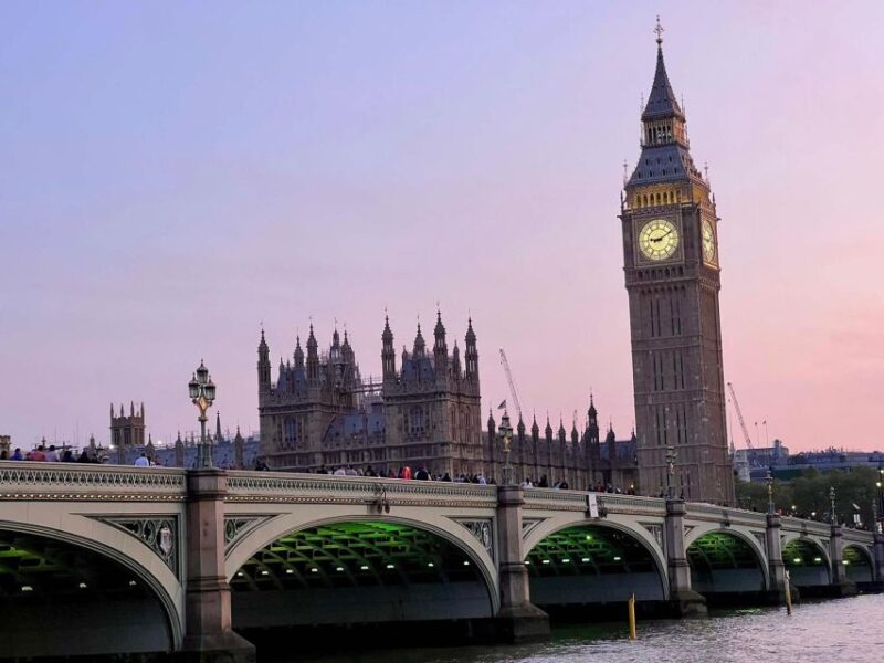 Essential London: Half-Day Tour Extravaganza - Westminster Abbeys Gothic Grandeur