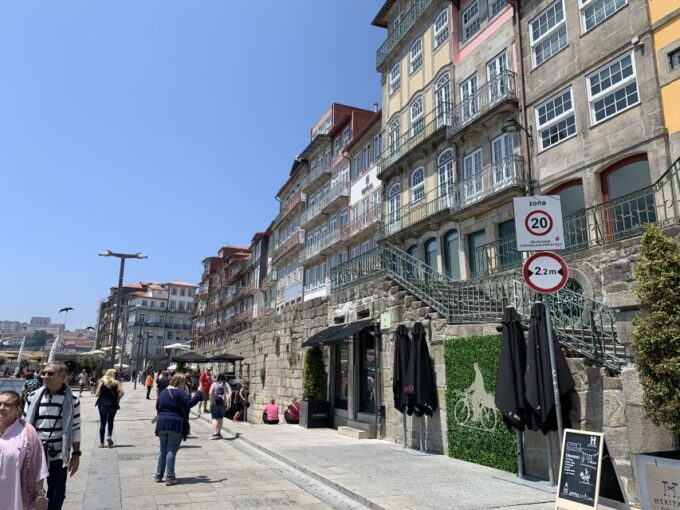 Essential Tour of the Two Banks of the Douro in Porto - Frequently Asked Questions