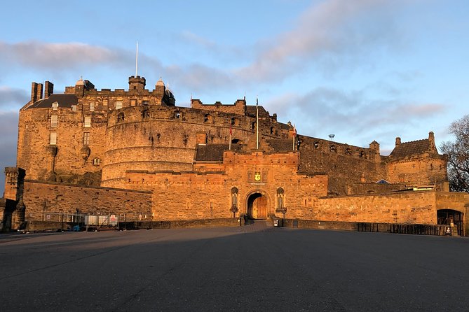 Essential Walking Tour of Edinburghs Old Town - Meeting and End Points