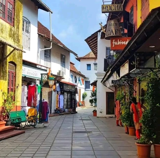 Essentials Of Cochin Heritage European, Jewish, and More - Key Points