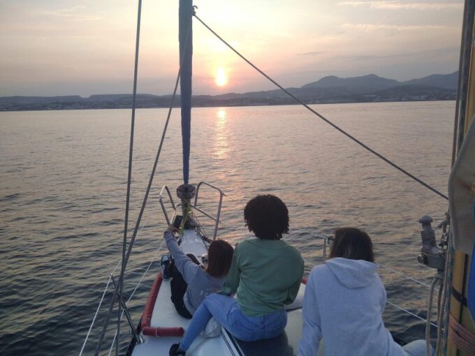 Estepona Sailing Experience: Boat Tour With Drinks & Picnic - Customizable Charters