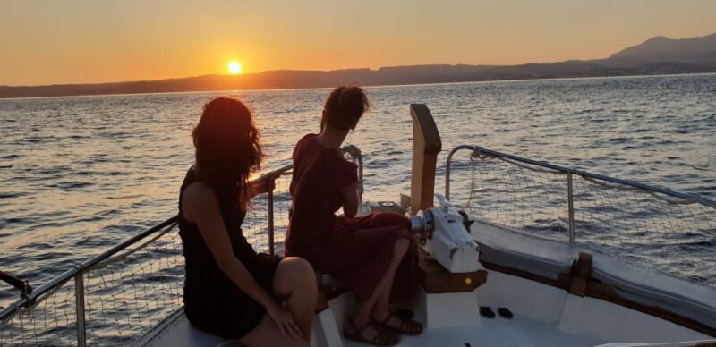 Estepona: Sunset Boat Trip & Cava & Tapas - Inclusions