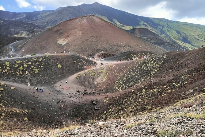 Etna Jeep Tour in the Morning With Lunch Included - Knowledgeable Guides and Impressive Views