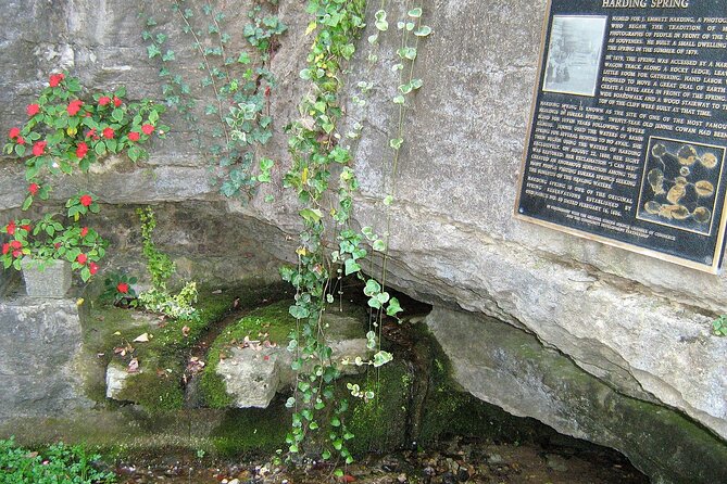 Eureka Springs Self Guided App GPS Famous Ghost's Walking Tour - Support and Tour Information