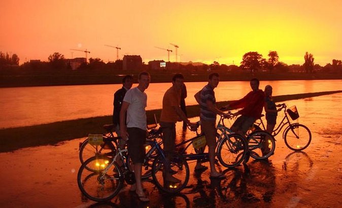 Evening 2h Orientation Bike Tour of the Old Town and Wawel Castle Panorama - About Your Stay