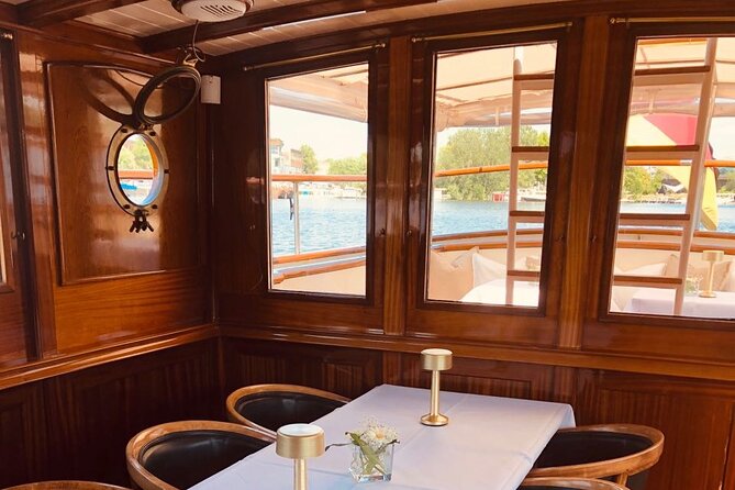 Evening Aperitif Tour Aboard the Motor Yacht Fitzgerald - Inclusions and Experience