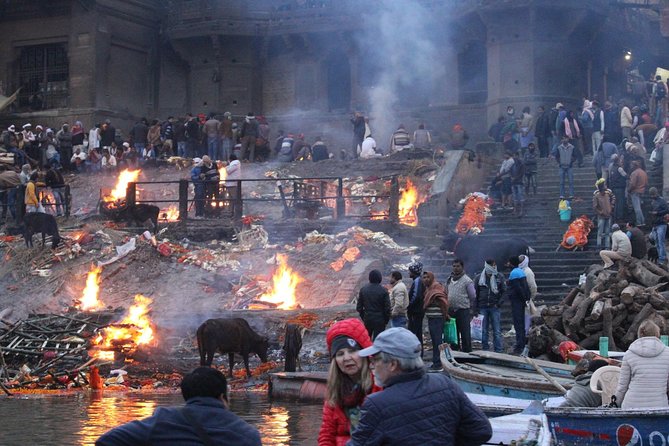 Evening Arti Ceremony - the Light Performance on the Bank of Ganges in Varanasi - Group Size and Accessibility