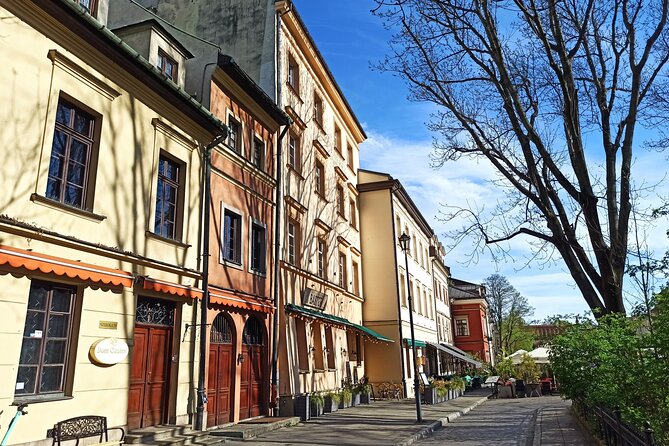 Evening Walking Tour With Dumplings & Beer In Old Jewish Quarter - Sipping Craft Beer in Krakow