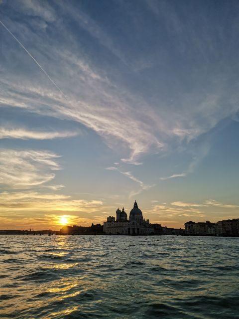 Evening Walking Tour With Optional Motorboat Ride - Key Points