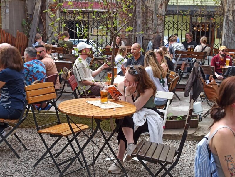 Evening Walking Tour With Snacks In Old Jewish Quarter - Experience Highlights