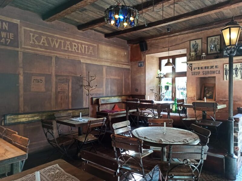 Evening Walking Tour With Snacks In Old Jewish Quarter - Itinerary and Meeting Point