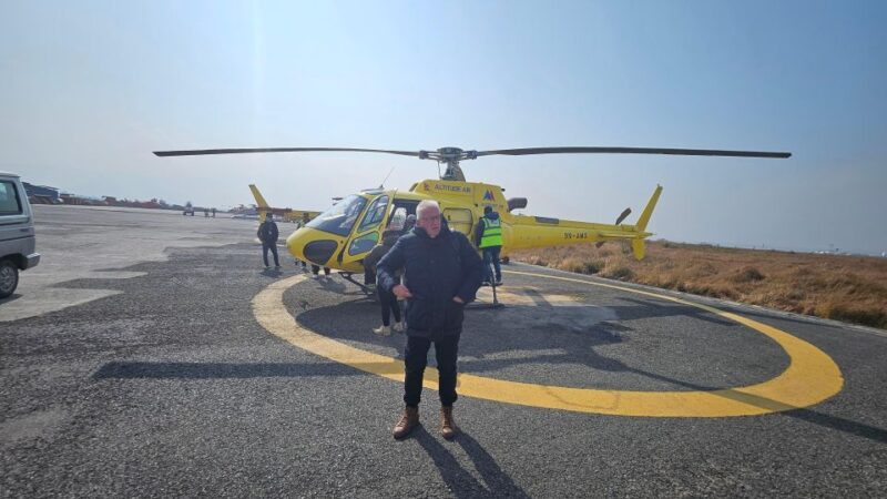 Everest Base Camp: Luxury Heli Trek 9 Days - Hiking to Kala Patthar