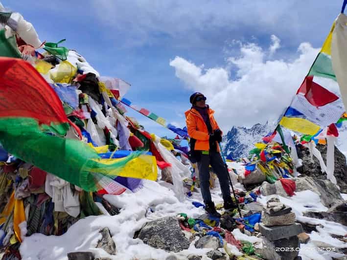 Everest High Passes Odyssey: A 15-Day Trekking Expedition - Key Points