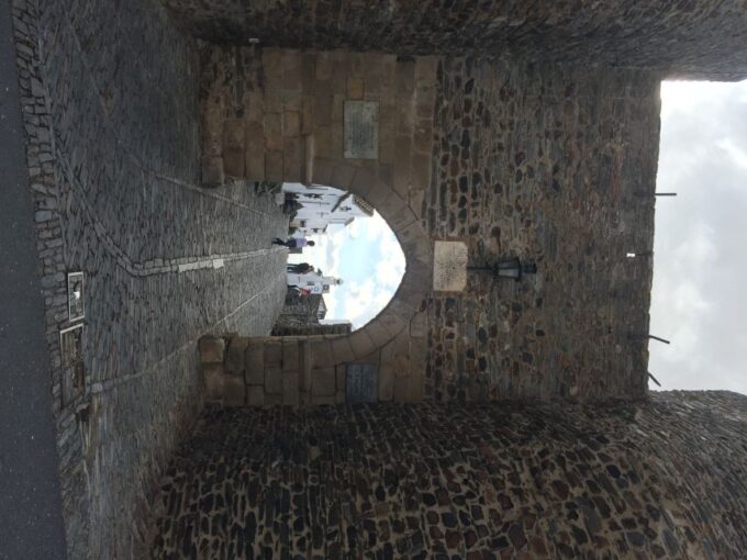 Évora and Monsaraz: 8-hour Private Tour - Medieval Architecture and Roman Ruins