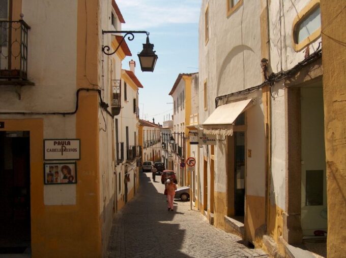 Évora: City Highlights Private Walking Tour - Explore UNESCO-listed Historical Center