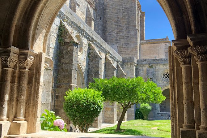 Évora, Esporão Winery & Monsaraz Signature Tour With Wine Tasting - Accessibility and Participation