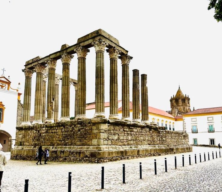 Evora Full Day Private Tour - Key Points