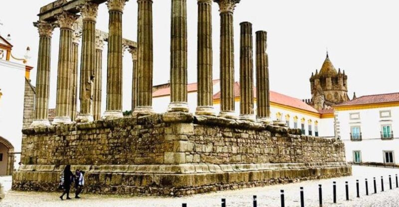 Evora Full Day Private Tour - Experience and Accessibility
