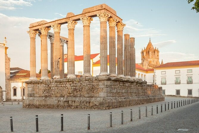 EVORA & MONSARAZ FULL-DAY PRIVATE TOUR With Winery, Cork & Gourmet Tavern - Meeting and Pickup