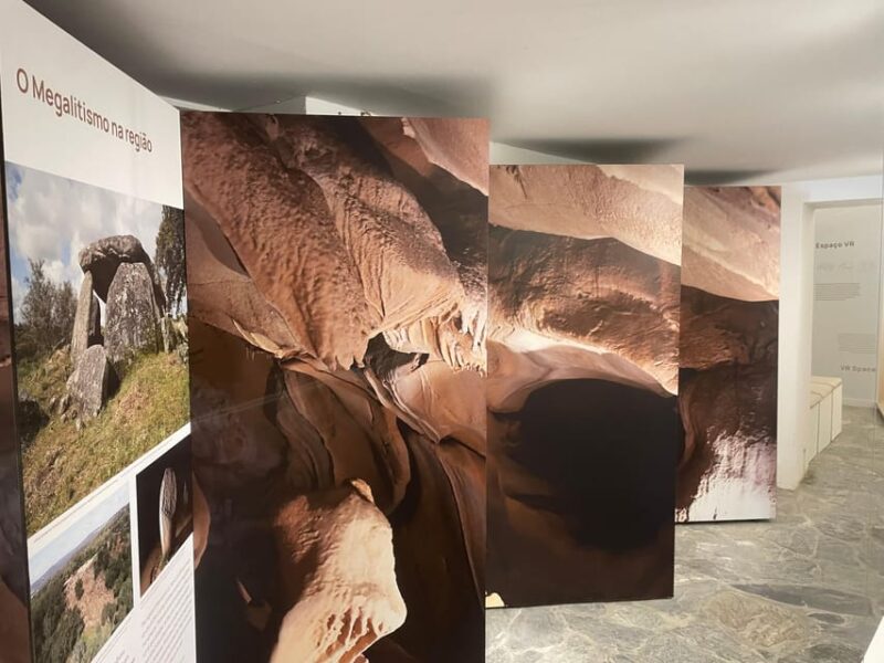 Évora or Montemor: Guided Tour of the Escoural Caves - Prehistoric Rock Art