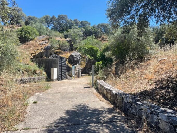 Évora or Montemor: Guided Tour of the Escoural Caves - Frequently Asked Questions