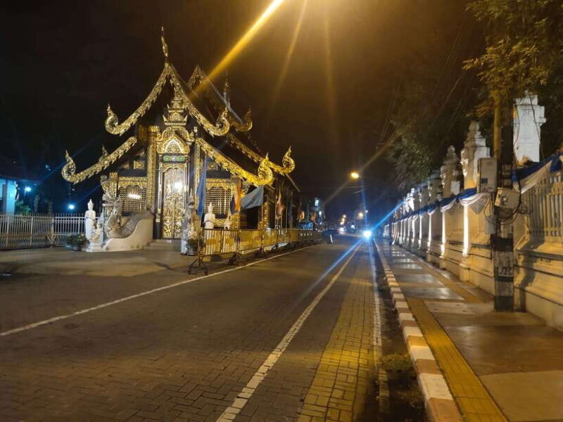 Ex-Monk City & Temples Walking Tour: (3.5 Hours / 1.7 Km.) - Customer Reviews and Ratings
