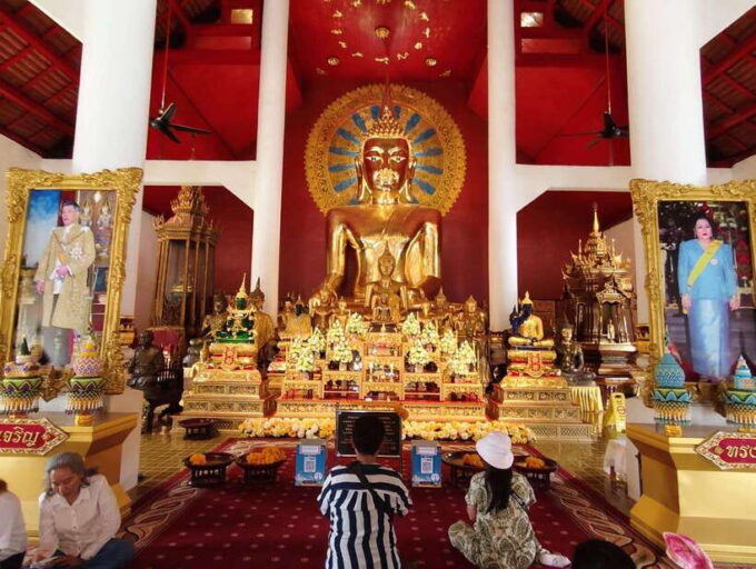 Ex-Monk City & Temples Walking Tour: (3.5 Hours / 1.7 Km.) - Tour Meeting Point