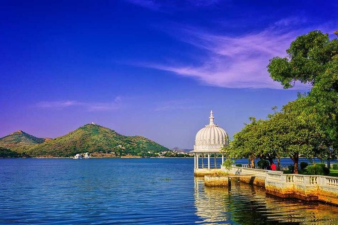 Exclusive 1-Day Udaipur Tour With High End SUV Car. - Luxury Travel Experiences