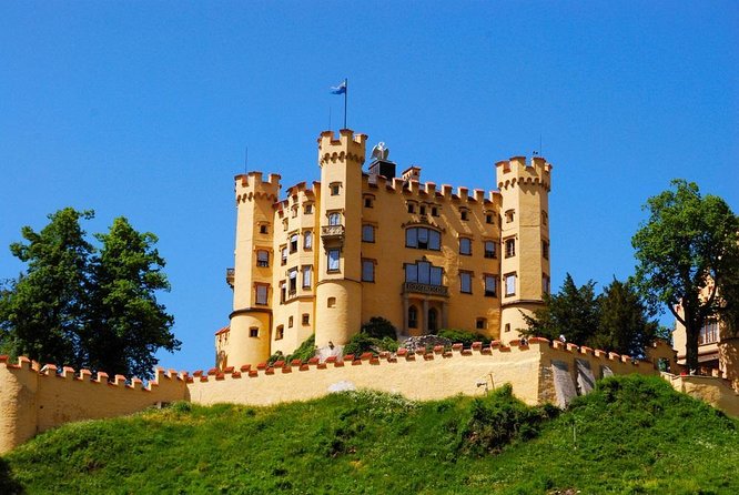 EXCLUSIVE 3 Royal Castle SKIP-THE LINE Tour of Neuschwanstein + Linderhof + Hohenschwangau From Munich - Quick Points