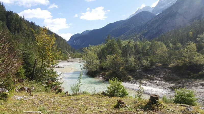 Exclusive AUSFLUG to Natural Wonder Places - RIVER SOURCE - Safety and Preparation