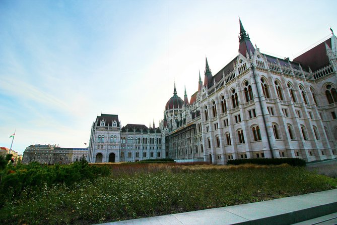 Exclusive Budapest City Tour by Luxury Car - Half Day - Included Amenities