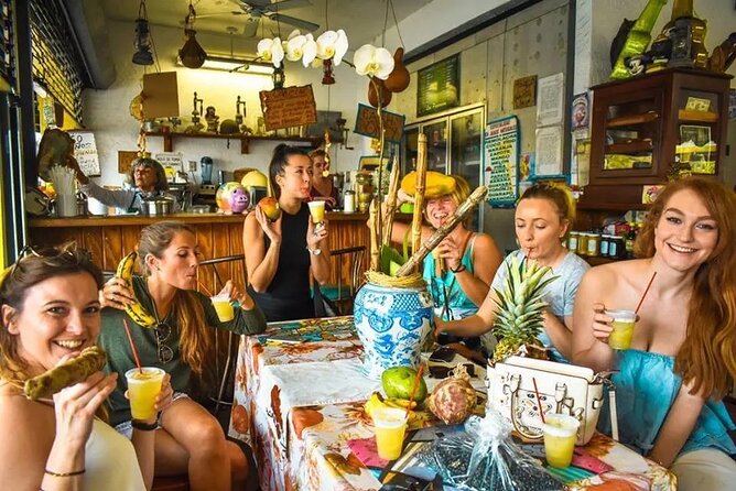 Exclusive Cuban Cuisine & Cultural Tour - Private Groups - Visit a Cigar Store