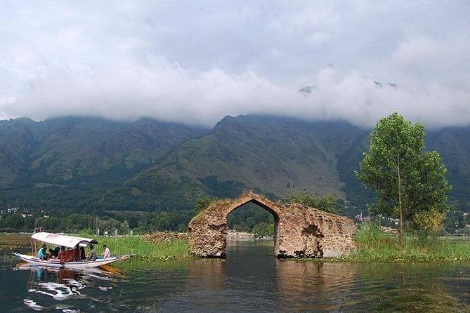 Exclusive Kashmir Tour Package - Accommodation and Meals