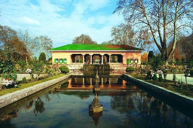 Exclusive Kashmir Tour Package - Accommodation and Meals