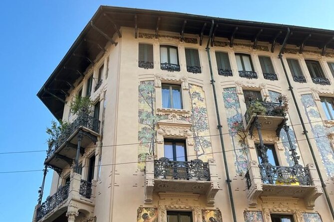 Exclusive Liberty Tour With Aperitif Included - Architectural Exploration