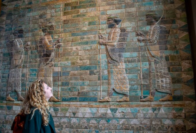 Exclusive Louvre Tour – Private Guide & Paris Hotel Pickup - Private Hotel Pickup in Paris