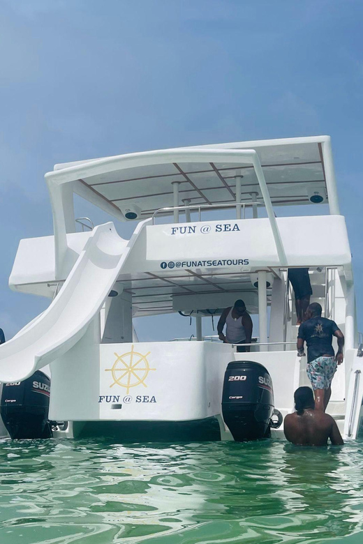 EXCLUSIVE PARTY IN PUNTA CANA ALL INCLUDED - Onboard Amenities