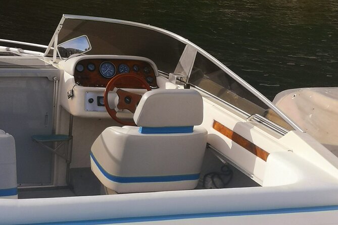 Exclusive Private Guided Boat Tour on Lake Como 1H - 4H - Accessibility and Participation