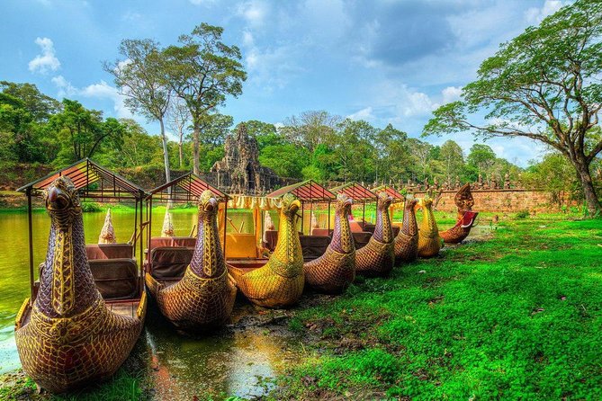 Exclusive Private Sunrise Tour of Angkor Wat With Champagne Breakfast - Exploration of Angkor Wat