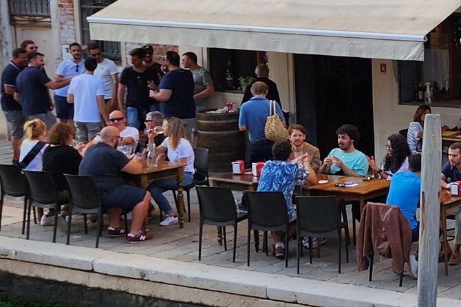 Exclusive Private Wine Lovers Photo Tour in Venice Cannaregio - Connecting With Venetian Culture and Tradition