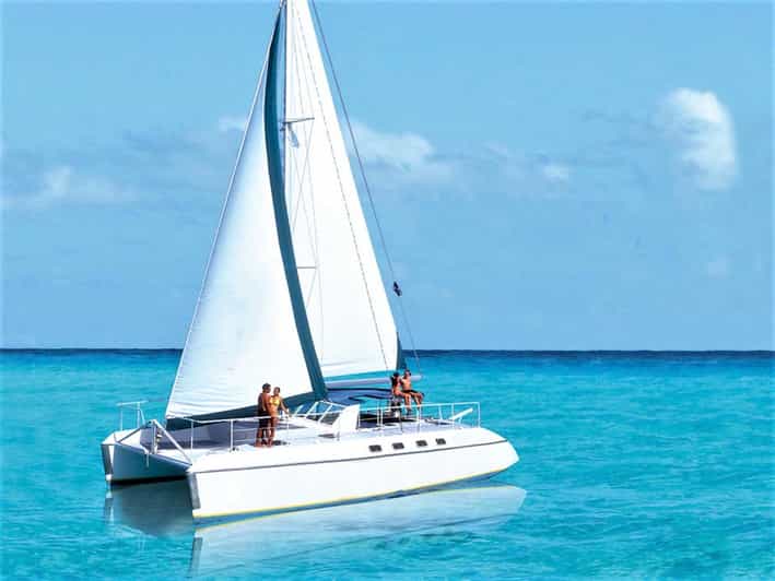 Exclusive Sailing to Isla Mujeres. Top Tour ! - Key Points