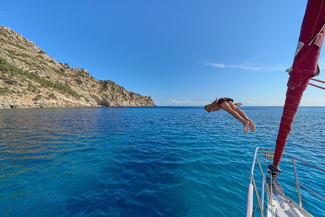 Exclusive Sailing Tour Along the West Coast of Mallorca - Skipper and Crew