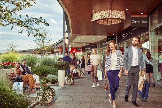 Exclusive Shopping in Fashion Arena Outlet Prague - Location and Meeting Point