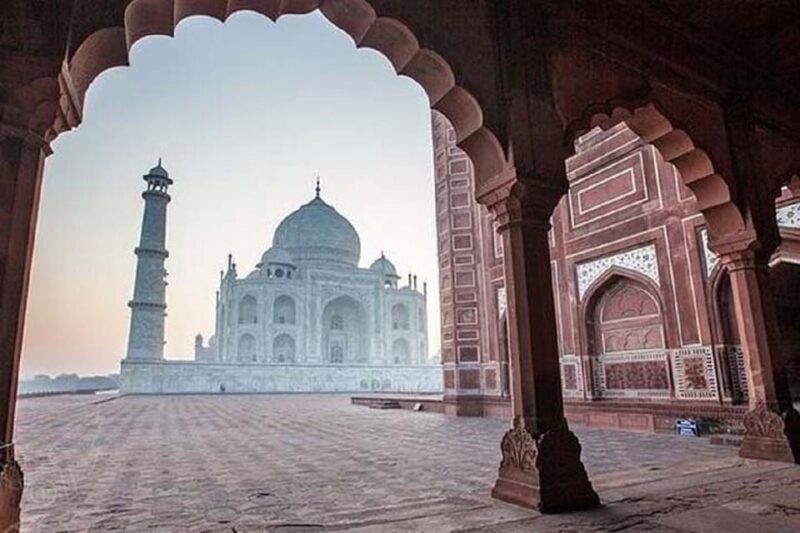 EXCLUSIVE SINGLE DAY TAJ TOUR WITH ELITE CUSTOMER SERVICE - Key Points