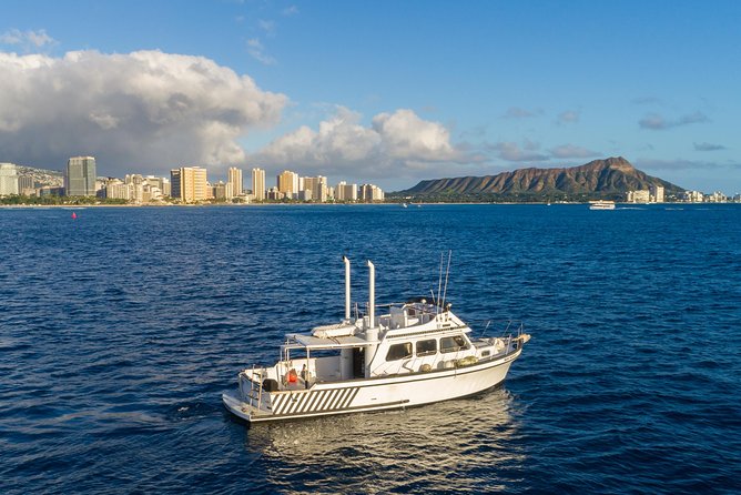 Exclusive Waikiki Boat Tour - Amenities and Inclusions