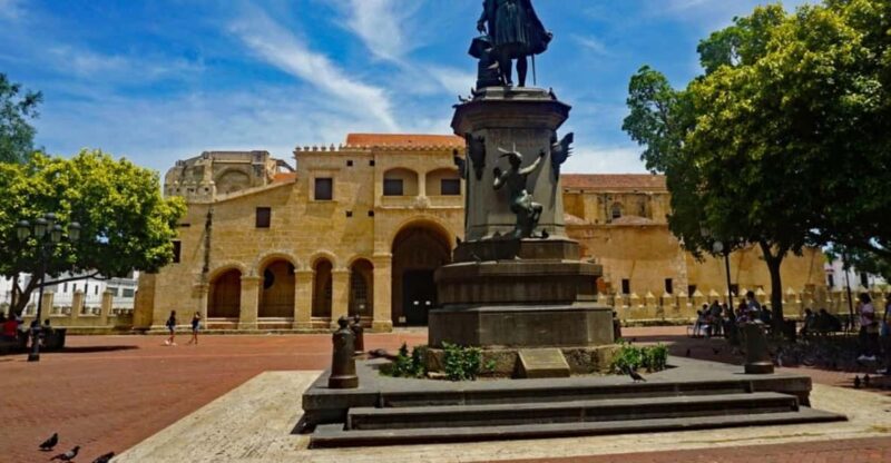 Excursion: Colonial City, Colón Lighthouse and 3 Eyes Park - Key Attractions
