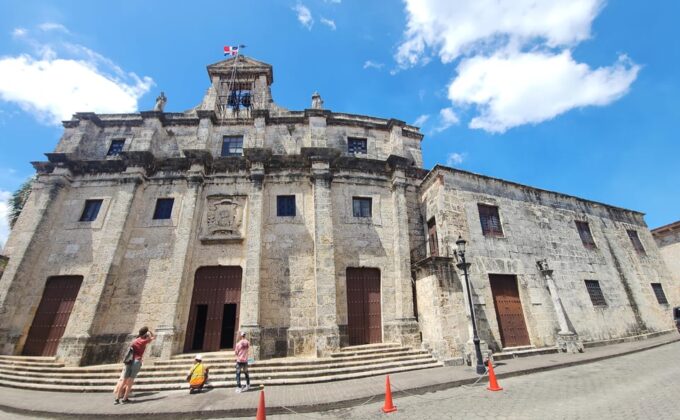 Excursion: Colonial City, Colón Lighthouse and 3 Eyes Park - Transportation and Collection