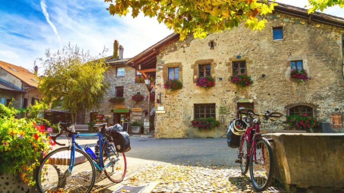 Excursion From Geneva to Nyon and Yvoire Medieval Village By E-Bike - Free Time in Yvoire