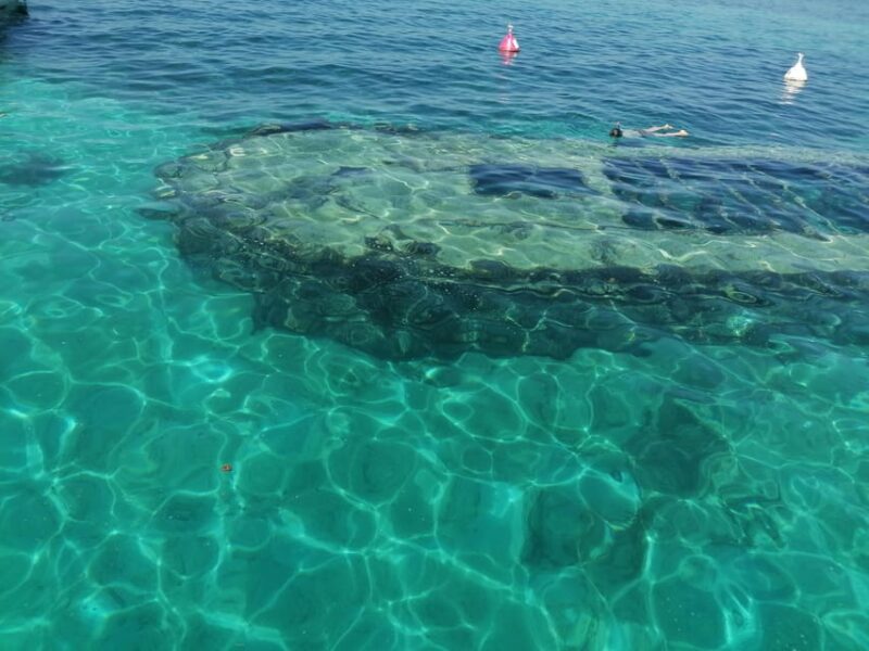 Excursion*** (Grand-Cul-De-Sac-Marin Feet in the Water) - Boat Features
