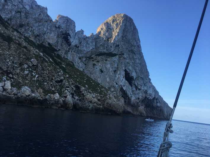 EXCURSION IN PRIVATE BOAT TO ES VEDRA & BEST CAVES OF IBIZA - Included Services